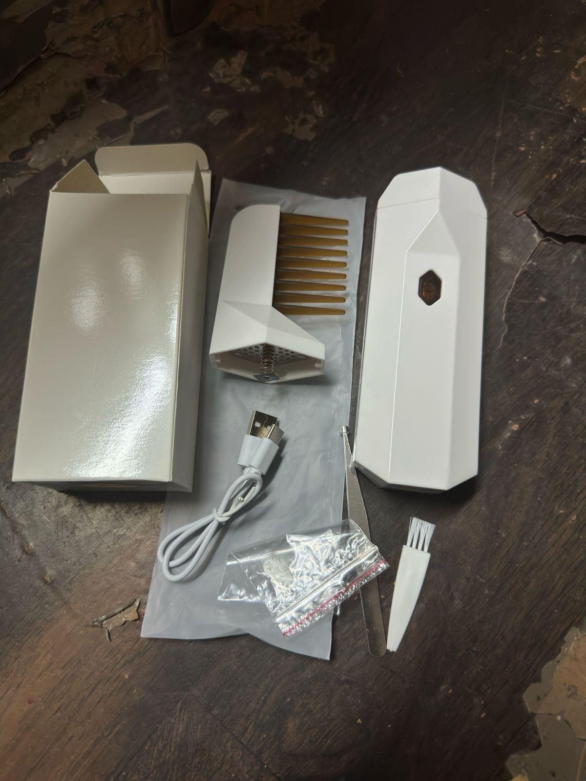 Portable Multifunctional Comb
